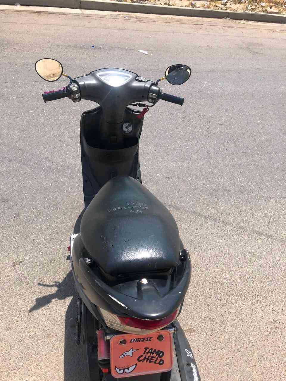 عدله مزود 55 بلادي جايه من بره 55 ممفتوح بيه برغي  بيه غراض كرزي
صدر دي واي قزم بس لزكه شلعتها 
دبل خلفي دي تو مختلف
ستان بوش كرزي
يدات كرزي
ملقط كرزي 
مري اصلي
وبيه نواعم
كلشي بيه شغال نكره سلف بكل وقت شلعه تاكل لكاعد نص سكليتر تعلك دشبول شغال كلشي بيه شغال مابيه اي نقص مابيه ملاحضه لقاعده مو ويه لدراجه***********

