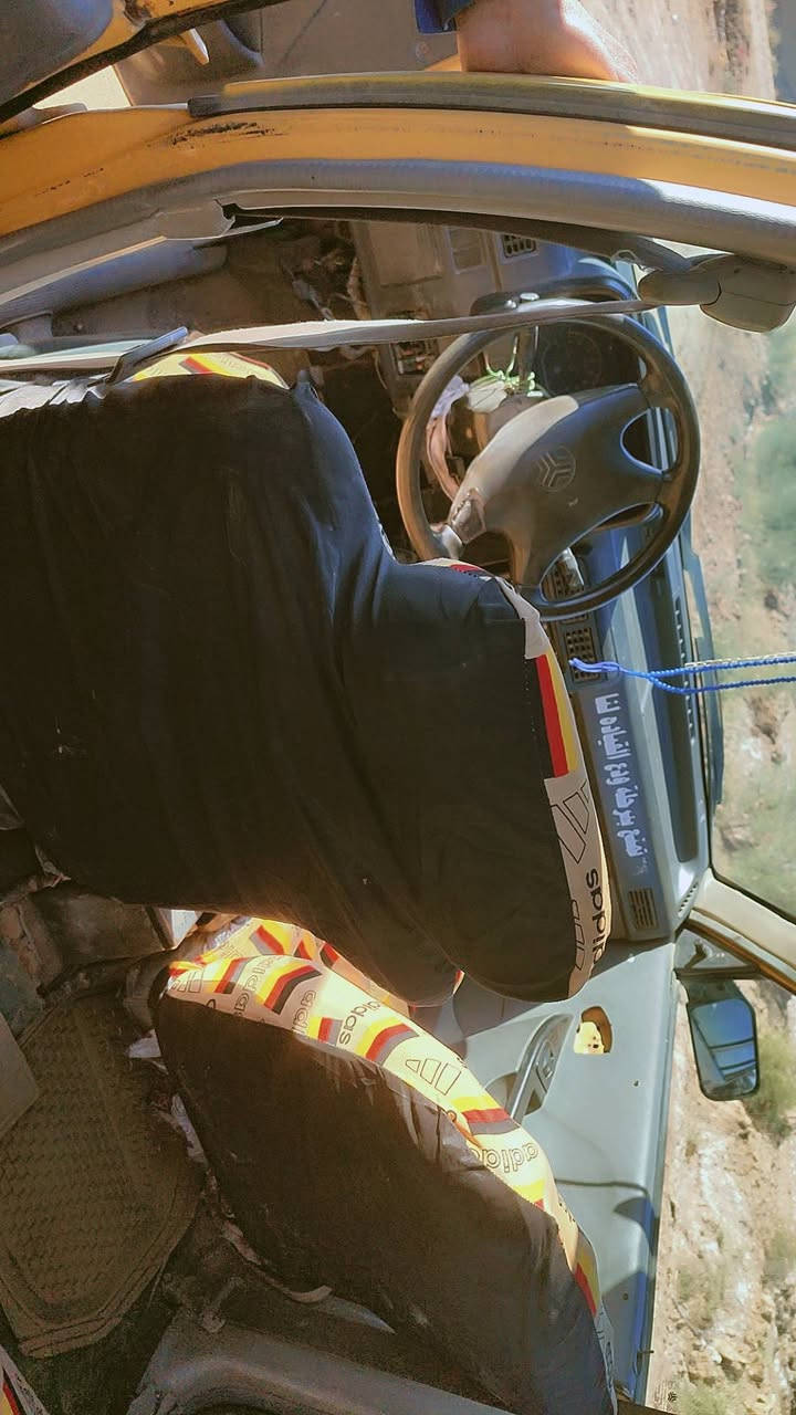 سلام عليكم سايبه موديل 2009رقم نجف شواصي خير من الله لمكينه بيها خيط بخار كير مكفول كهربايات كله شغاله راعيها ما اندله السعر12وبيها مجال الرقم ***********
