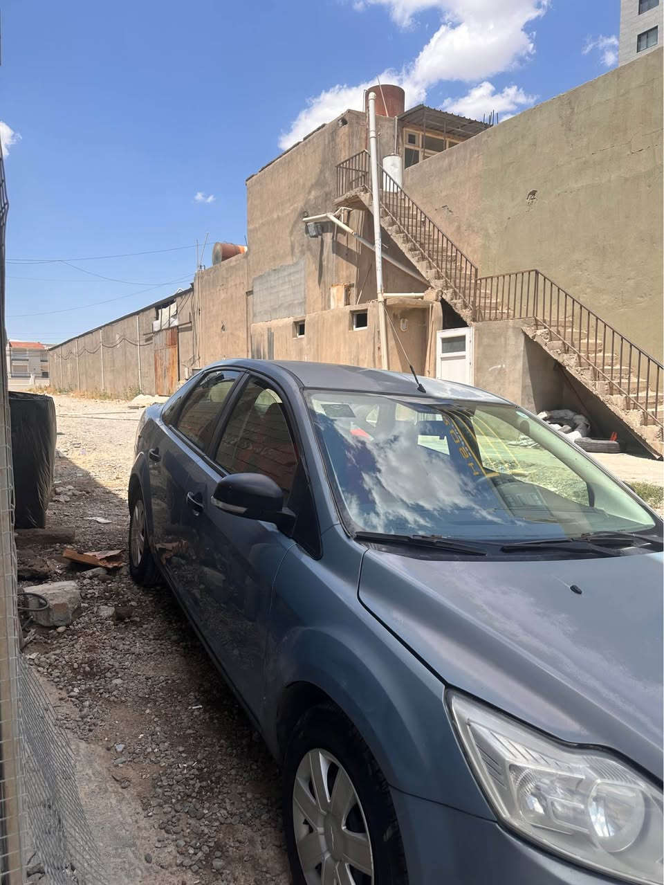 فۆرد فۆکس ٢٠٠٩ خەلیجی 
سەنەوی نویە 
رەقەم نوییە 
گیر عادی 
گێر و مەکینە بە شەرت 
شاشە ئایپاد 
٢ جام کارەبا 
یەنیا سندوقی بۆیاخە بێ ژورەوە بێ هیچ شتەک 
یاک دوو جێ ساردی هەیە ناقی هیچی تر نییە کالل بونەوەی تۆزەک هەیە 
لایت کارەبابەرز و نزم دەکات
سەیارەکە بێ کێشەیە مالێ دۆستە ناونیشانی هەولێر 
***********
*********** أربيل, العراق
