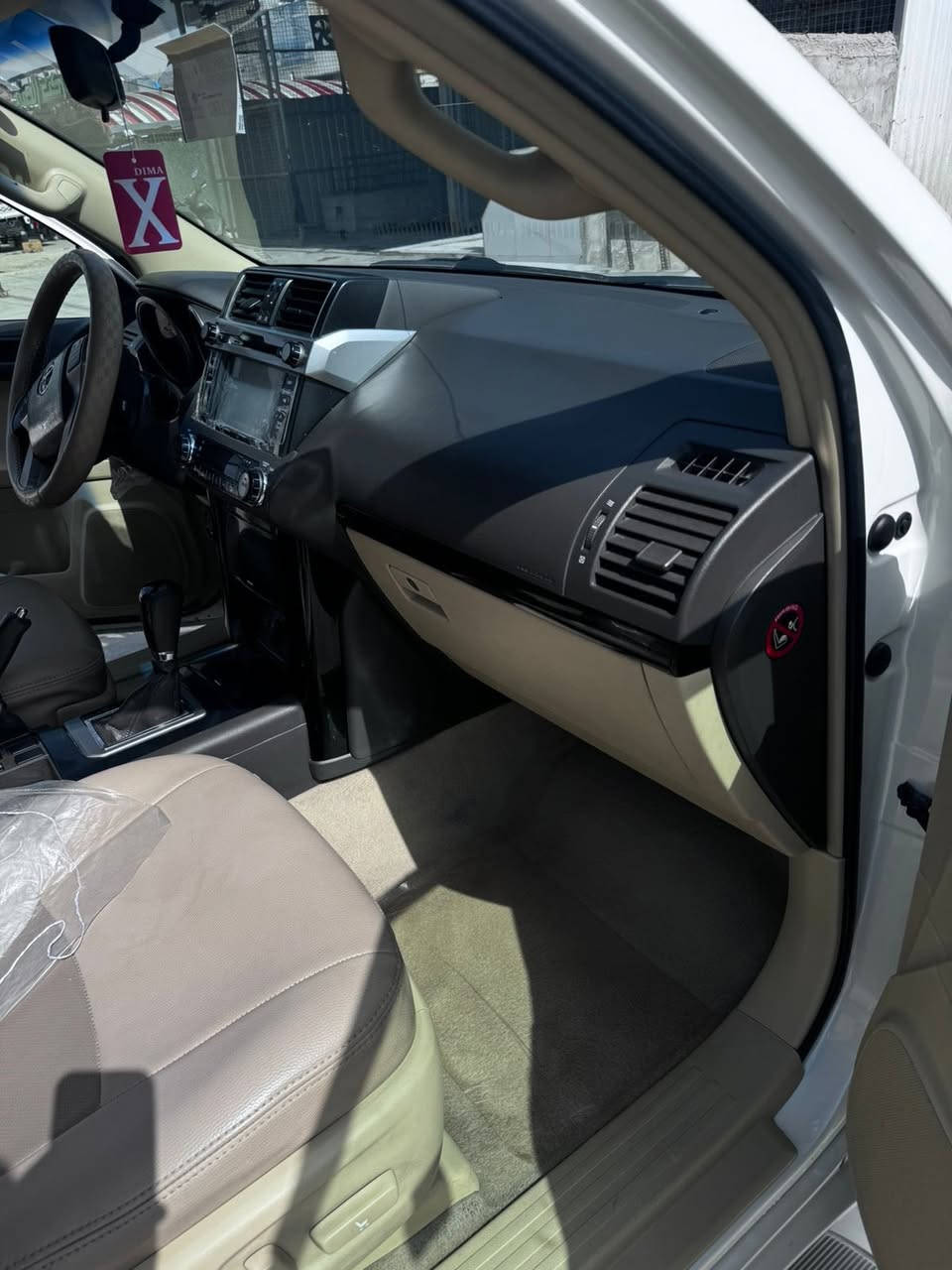 للبيع تيوتا  ابرادو    TXLمديل 2016

ماشيه 72

فتحة

كراسي جلد و كهرباء

سبير تعليك

لايتات زنون ضبابي

حساسات خلفي وأمامي

زراكات لايت

فور ويل 

ستة سلندر 

سبعة راكب 

مكفولة من صبغ و تبديل و حادث

مكانها بغداد بسمي ‭0771 397 2880‬
