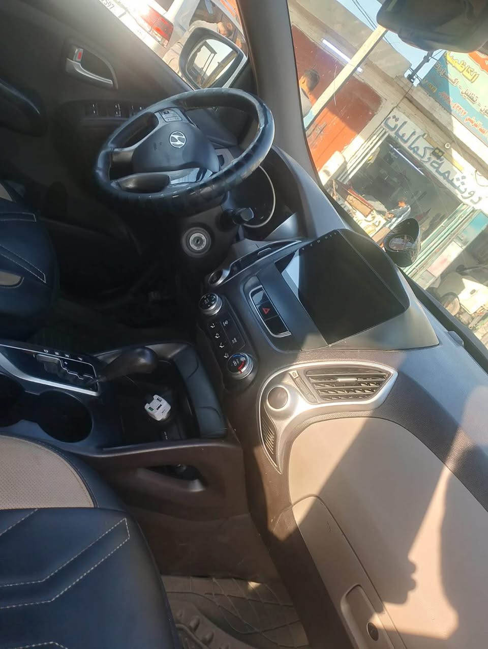 السلام عليكم توكسان خليجية رقم بغداد تحويل مباشر موديل 2013 بيها سونار شف العين السعر مناسب مكان السيارة بغداد بسمايه السيارة جاهزة من كلشي مكلف بالنشر رقم صاحب السيارة 
‭0772 958 1200‬ البصرة, العراق
