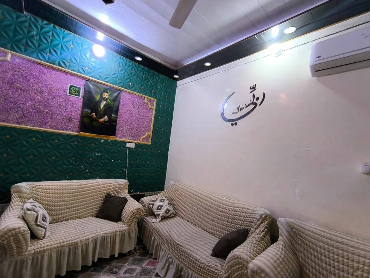 بيت للئيجار قرب معرض السيراميك بل فضليه حي البيطره مساحه البيت 100متر رقم الهاتف ***********
