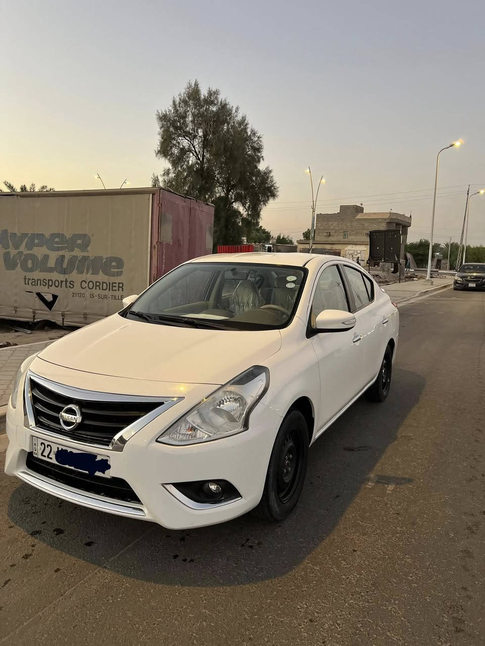 سلام عليكم للبيع نيسان سني 2024 ماشية 32 الف السيارة مبدل بيها بابين فقط والباقي كفالة *********** او *********** السعر 115 ورقة
