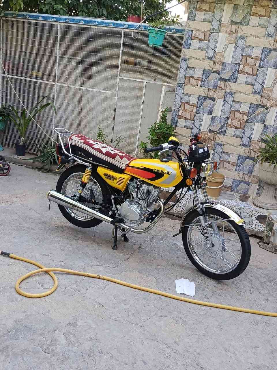سلام عليكم دراجه ناريه للبيع ماصار هواي من نزلتها بعدها جديده كفاله  سعر 750 بيها مجال رقم استفسار ***********
