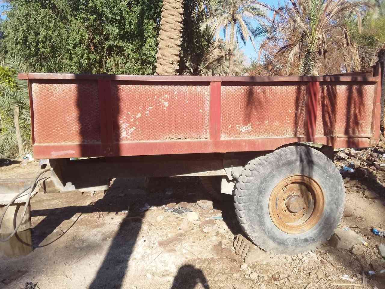 عربانه للبيع حدادي تايرات جدد جك جديد سعرها مليون وميتين وبيها مجال مكان نجف مشخاب رقم ***********
