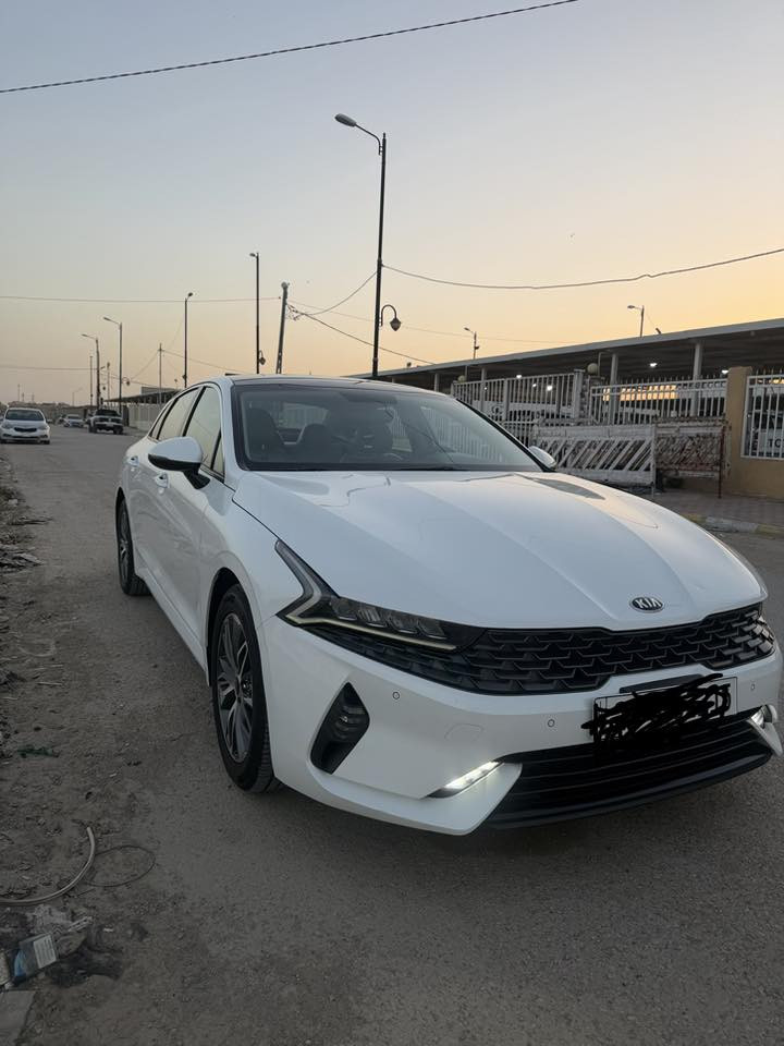 سلام عليكم k5 فول موصفات للاخير 2021ماشيه 60 الف سياره جديده لوك رقم اربيل دولي للاستفسار***********
