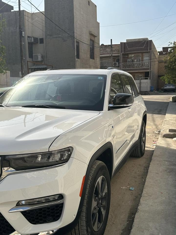السلام عليكم
جيب كراند شيروكي 4XE 2024 وارد امريكي 5 راكب 
حجم المكينه : 2000  تيربو + هايبرد + بلك إن 
المسافة المقطوعة : 72  
 الضرر : كما موضح بالصورة ( صور امريكية ) حاليا كاملة  
السعر 330 $
***********
