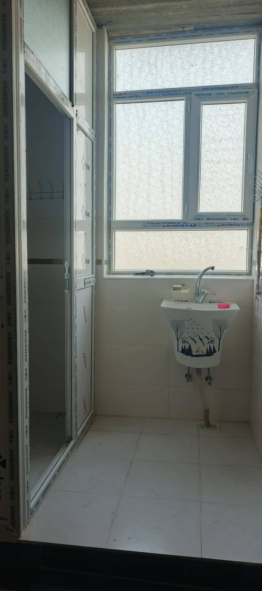 دار لبيع طابو صرف  طابقين مساحه 200 مكان حله شارع  قرب شارع 100 الافتسار عله رقم ***********
