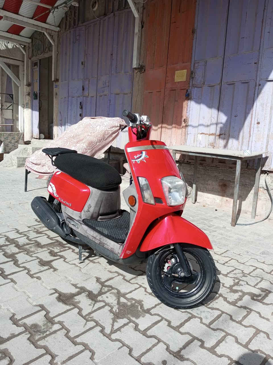 سلام عليكم  بوليس مسطره 2012 للبيع داخل جوزي كله بلاديه ختم واحد داخل وخارج ويه المكينه كفاله عامه برغي مامفتوح بيه شلعه معدل جديده الدراجه للاستفسار ***********
