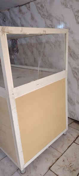 ميز جام خانه العرض متر والارتفاع 220  يفيد مال مخبز  وفلافل للاتصال *********** بغداد النهروان السعر 230 وبي مجال
