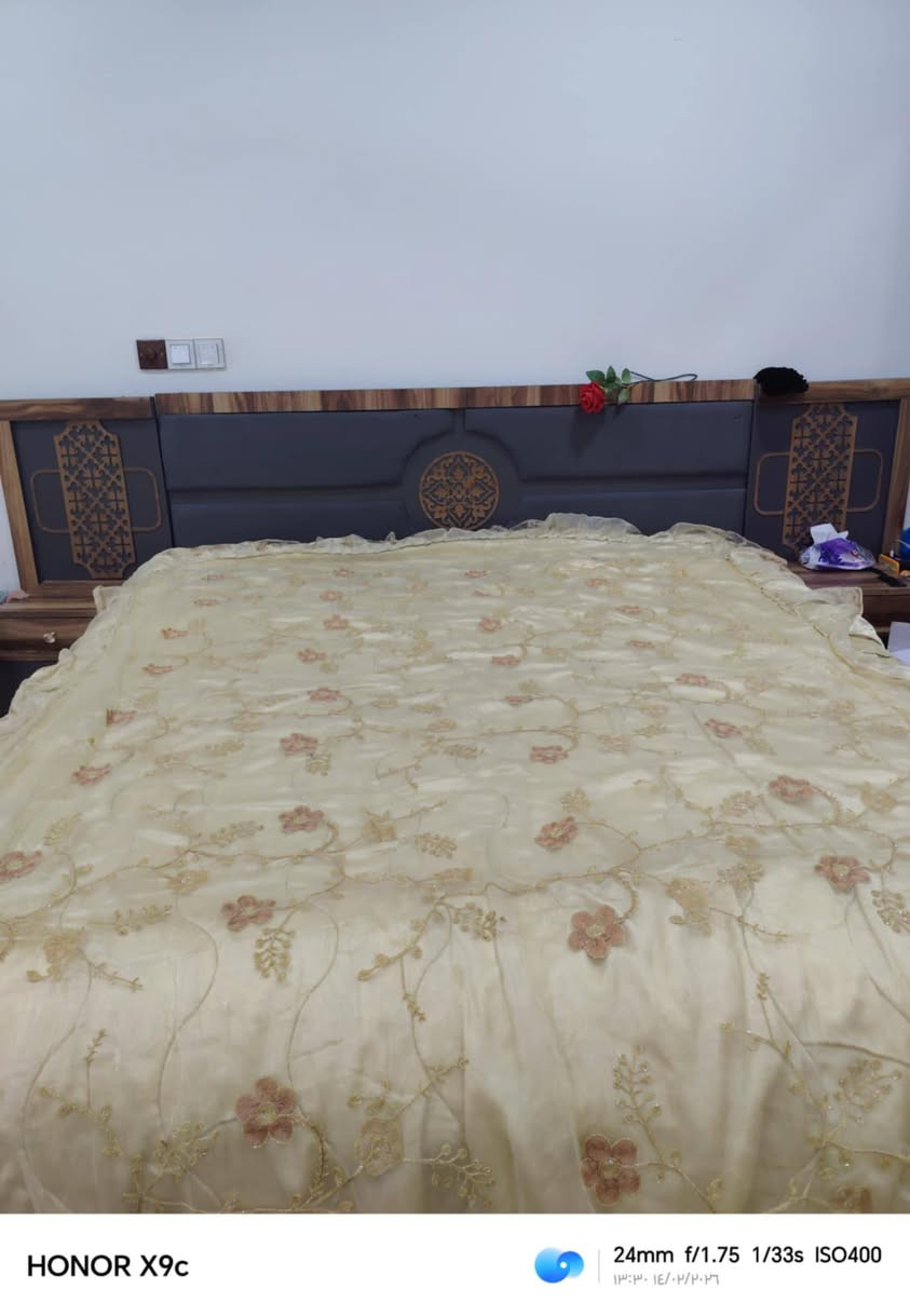 غرفة نوم للبيع لوك جديد مستخدم 5 اشهر فقط أول شده بشرط 5 قطع وسعرها قفل قفل لاتعامل 275 الف ملاحظه بس الفتح علينا شد ونقل ع اليشتري 
***********
