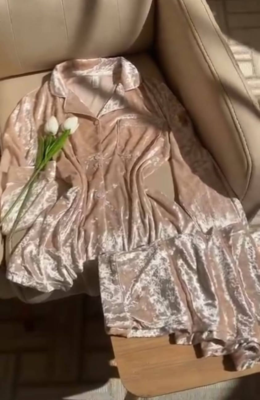 التراكات من اكس الى اكسين لارج 
وملابس اطفال من عمر سنه الى 3 سنوات اكو توصيل محافضات بس واتصلو عالرقم *********** خاص ممنوع رجأ وكلهم قذيفه مال شتاء جدد بعدهم بالنايلون
