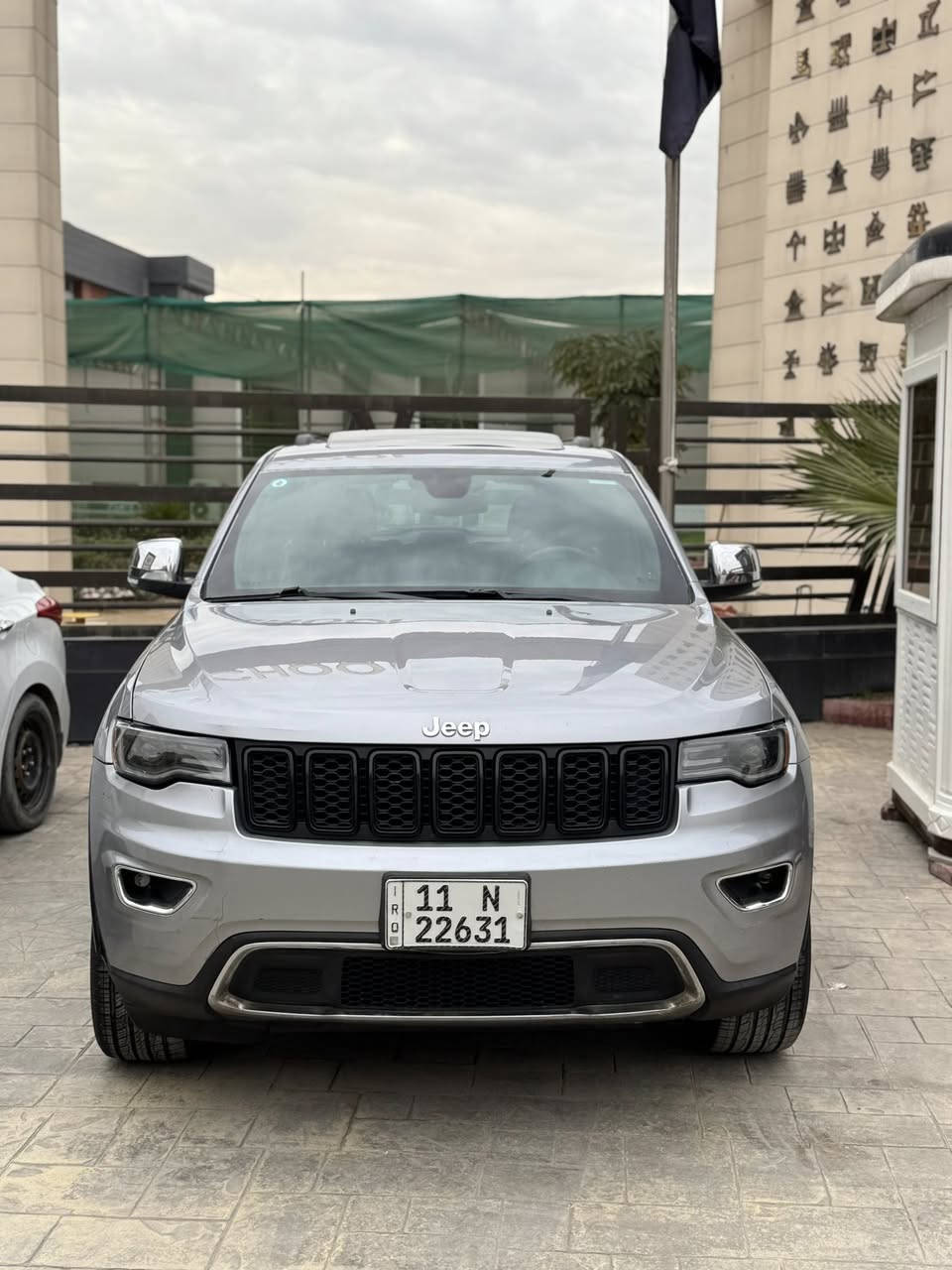 جيب 2016  لمتد  سعرها 175
جيب 2016 لمتد سعرها 175
ماشية 98

الموديل:2016 

المحرك : V6.  3.6L .  لا تبخير ولا تنقيص نضيفه

سياره كلين  داخله مياه امطار لا حادث  ولا تبديل مكفوله
بيها طخه بل باب كلش بسيطه

المواصفات :

• تحذير النقطة عمياء ⚠ .

• ويل قياس 20 انج .

• انارة متحركة .

• شاشه كبيرة . 

• نظام الخرائط (GPS) .
. 

• المصابيح الأمامية زنون .

• كشافات الضباب زنون .     

• تشغيل عن بعد .

• صندوق كهربائي ..

• حفظ وضعيات الجلوس (ميموري) . 

• المقاعد الأمامية كهربائية ... 

• حساسات خلفية . 

• كاميرا خلفية دوارة.
. 
• مانع تصادم خلفي .

• ابل كاربلي وايرلس . 

• محدد سرعة . فتحت سقف

• نظام التشغيل والاطفاء الاوتوماتيكي ( Auto Start System. )

• ⁠مري قلاب

• اشاير مري 

• وضعيات قيادة

• ⁠شفتات ستيرن

• ⁠داخل اسود ملكي

• ⁠سيستم سماعات

• ⁠هزة وسنوية جديدة

• ⁠سيارة بسمي مداور ثاني يوم

• ⁠تايرات جدد + صدر امامي خلفي جديد 

سياره كلش جديده •مكانها بغداد زيونه ***********
