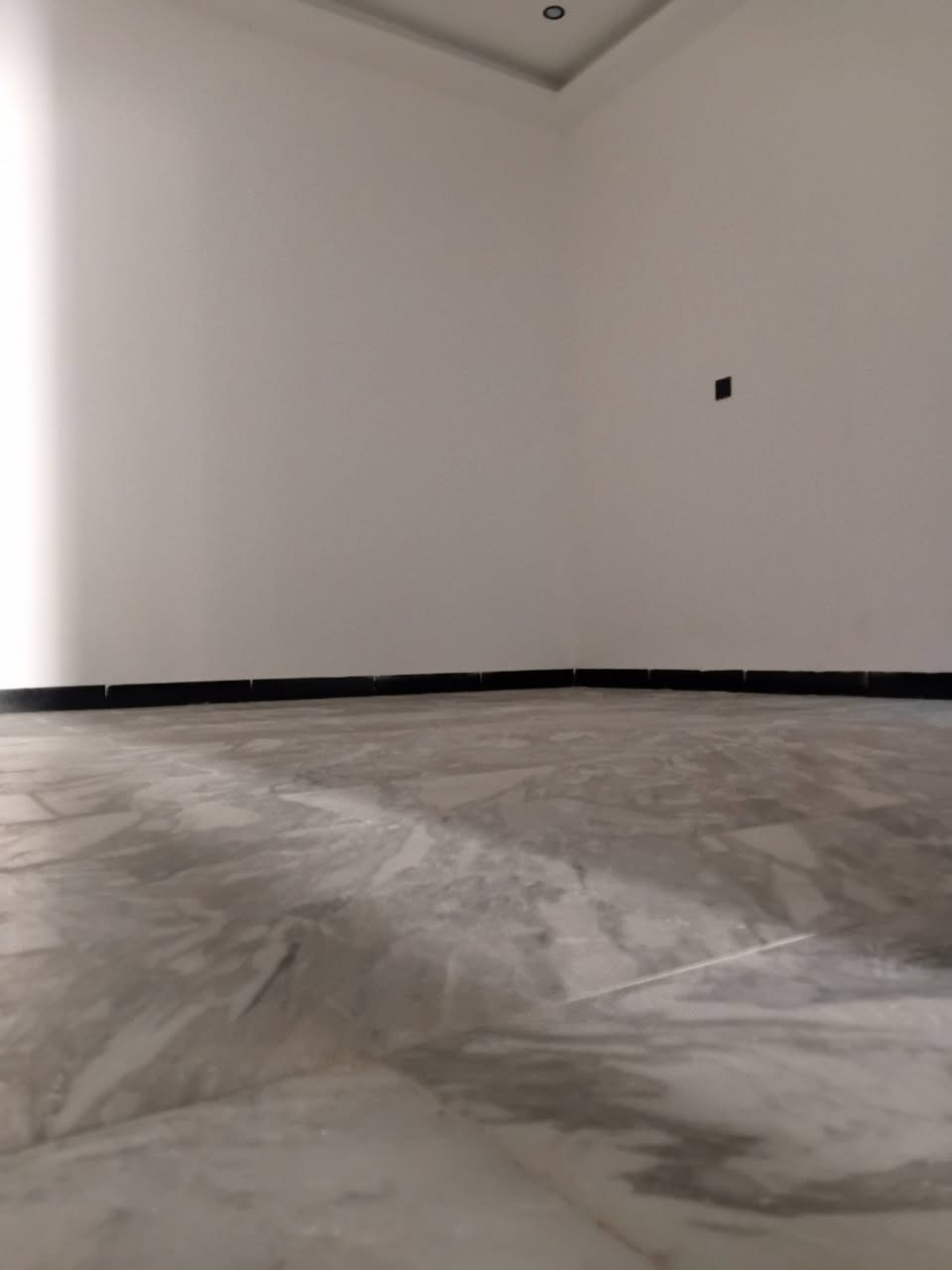 للايجار في السيدية
دار سكن زيرو مساحة ٧٢م

يحتوي على 

٣نوم مع صالة ومطبخ وخدمات كاملة .....

مكتب المجد للوساطة العقارية سيدية شارع العلوة مقابيل مدرسة حلم الغد .

الاتصال....

***********

سعر الإيجار. 

مليون دينار قفل 🔐 

مقدمة 4اشهر
