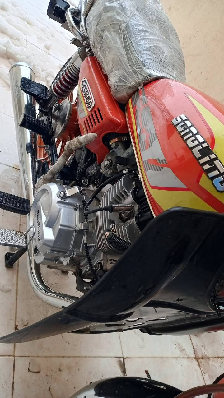 سلام عليكم
دراجه للبيع  

دراجه  سونليك  

موديل 2024 

مكينه كبس مامفتوحه 

دراجه مابيها اي عيب 

نفس ما موضح كدامكم بل صور 

مكينه صفر افحص قبل لا تاخذ  سلف  اشاير  سماعه بلوتوث شكل جمجمه كهربائيات كلها شغاله دراجه تاخذه شلعه مكينه نشطه 
 حجم مكينه  200 cc 
ا
وراق موجوده دراجه ماناقصه اي شي 

للتوضيح السماعه شكل جمجمه بيها لايت اصفر ابيض رماش 
اي استفسار ع رقم واتس *********** 

سعر 700 بيها مجال 

مكان سليمانيه مجمع روژ ستي قرب جسر كوباني
