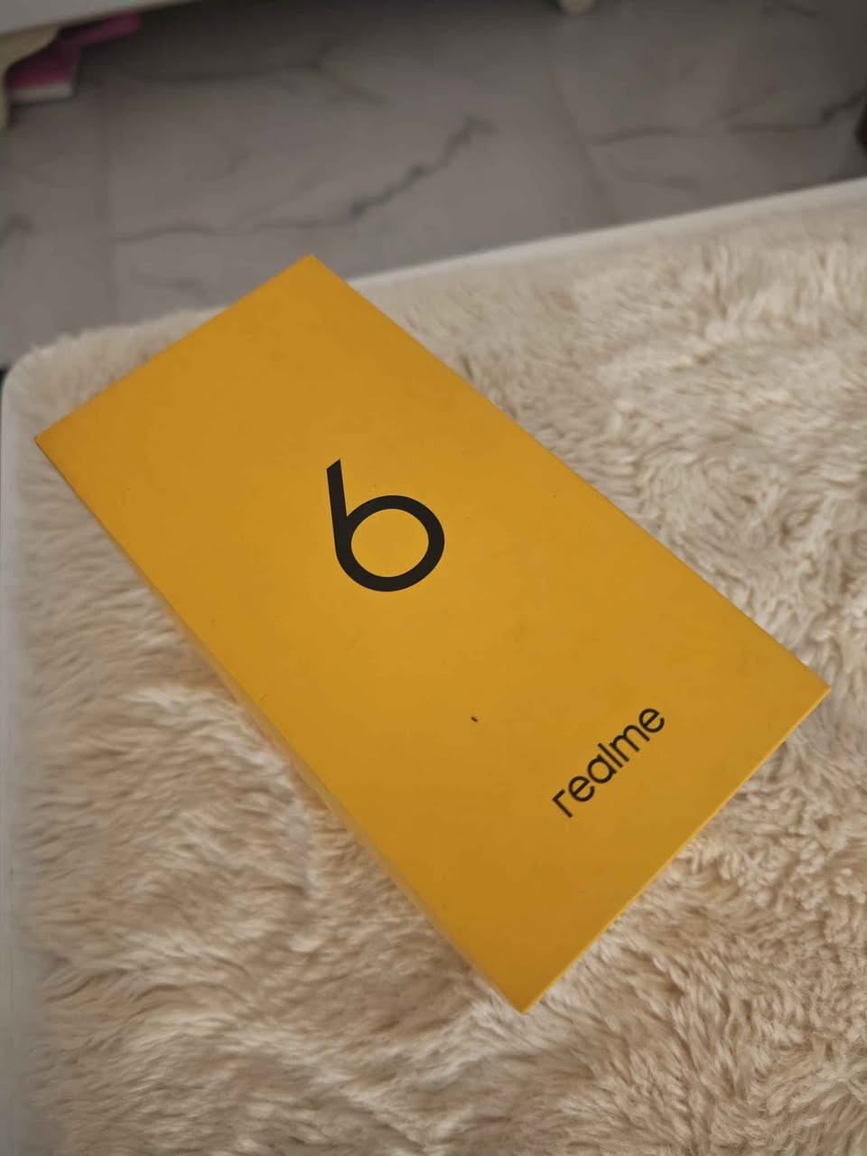 ريلمي 6 نظيف بس الشاشة بيها اثر بسيط ممأثر ع اي شي 
وياه شاحنة وكارتون و4 كفرات هدية 
تواصل 
0770 058 0919 كركوك, العراق
