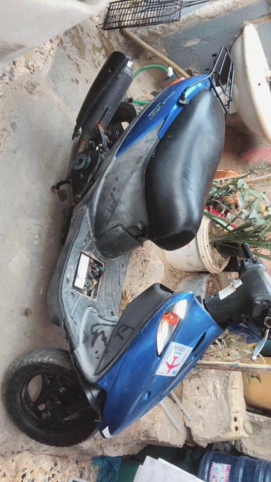 سلام عليكم دراجة لبيع 
دراجة متشتغل متروكة يعني 
كوم حديد مكان الدراجة بغداد الحسينية السفسار ***********
