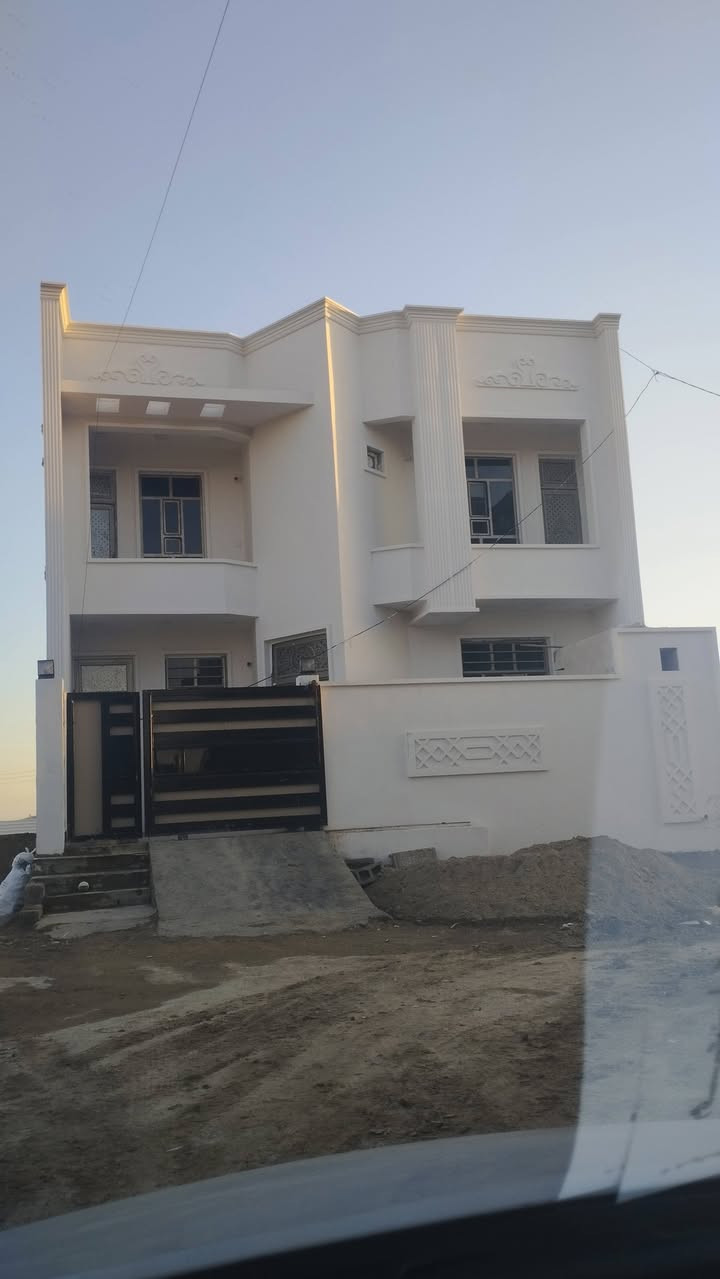 من رخصه الادمن خلفات جص وبورك ولبخ واجهيات 
شقل قطعي وعل متر الرقم )(/

***********
