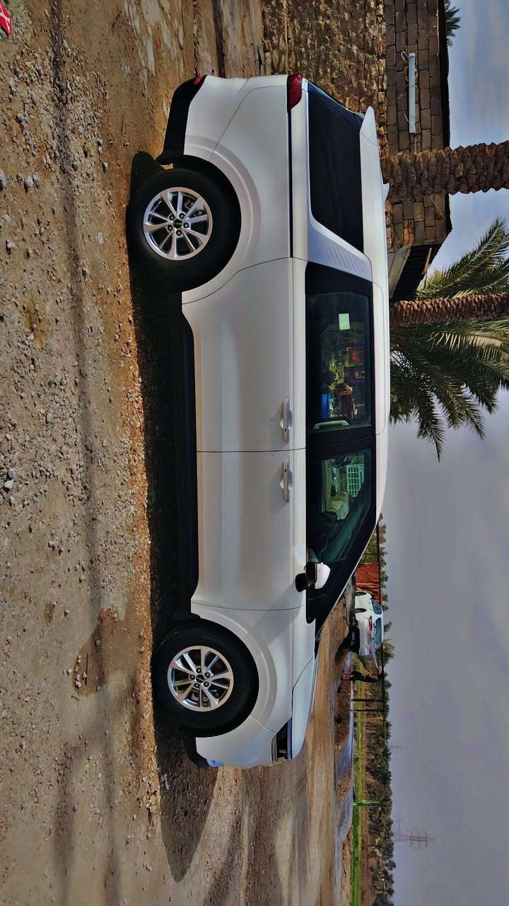 سلام عليكم كيا كرنفال 2022 وارد امريكي سياره باسمي مصفره هيه وغرامات باسمي مداور ثاني يوم ضربه بجنطه فقط ولباقي كفاله عامه رقم بغداد نكليزي اجره  تحكمات تشغيل عن بعد السعر 275وبيه مجال بسيط مكان السياره المثنى ***********
