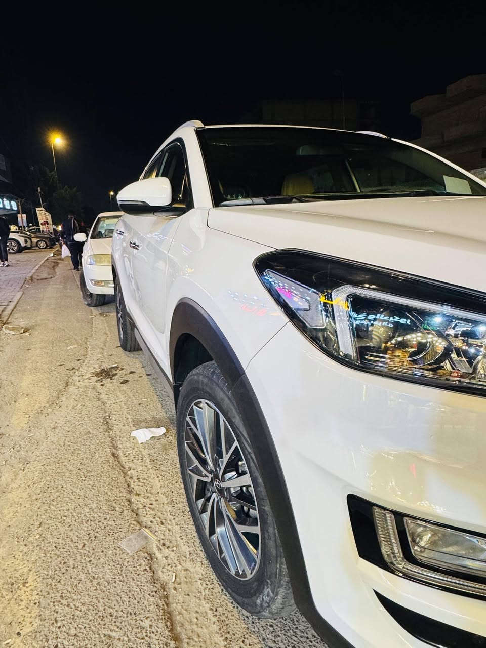 السلام عليكم
توسان موديل 2020
خليجي كفاله عامه عدا شخط بسيط بين البابين بدون بارد تكحيل فقط
رقم بغداد دولي بأسمي تحويل مباشر ثاني يوم 
المحرك ٢٠٠٠ 
ماشيه 69 الف حقيقي قابل للزياده 
سنوية لل 31
بصمه ابواب   داخل صاج كشنات كهرباء شاشه كامره حساسات اماميه وخلفيه داخل جلد وباقي المواصفات المعروفه 
مكاني بغداد 
للاستفسار الاتصال 
***********
