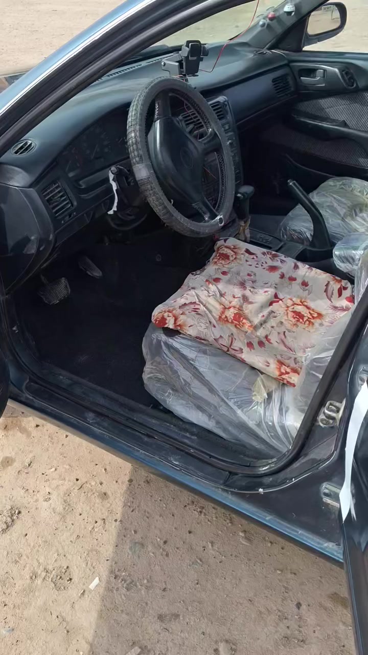 سيارة كورلة 93 نضيفة حيل العنوان سامراء حي المثنى قرب جامع خليل الرحمن الرقم انكليزي السعر بالخاص او تصال على الرقم ***********
