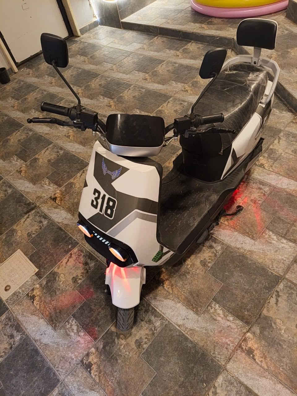 ماطور شحن 318 دراجه
ماطور نظيف مابيه جلخ بطارياته نظيفه شحن مضبوط يمشيك مسافات ماطور مرتب بمعنى الكلمة ما ناقصه برغي 
سعر 625 .. ***********
