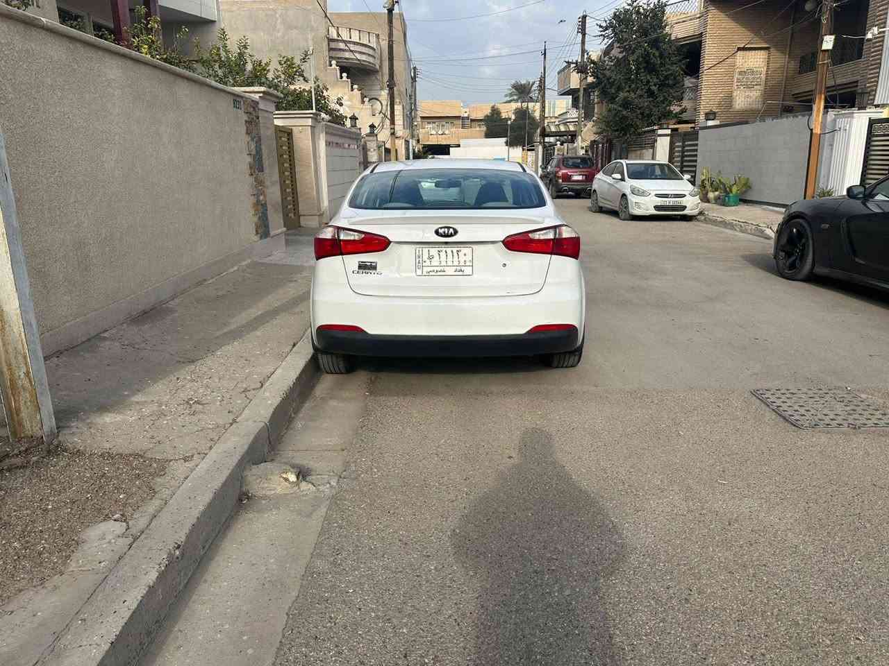 السلام عليكم
للبيع كيا سيراتو موديل ٢٠١٤ خليجي بغداد بأسمنه من ٢٠١٤ ولحد هسه ماشيه ١١٨ الف سياره كلش نظيفه  موضح بالفديو جاهزه من كلشي بيه شبر صبغ بخشم الجاملغ بسيط جدا بس اذكره للامانه والسسسعر 125$
للاتصال ***********
