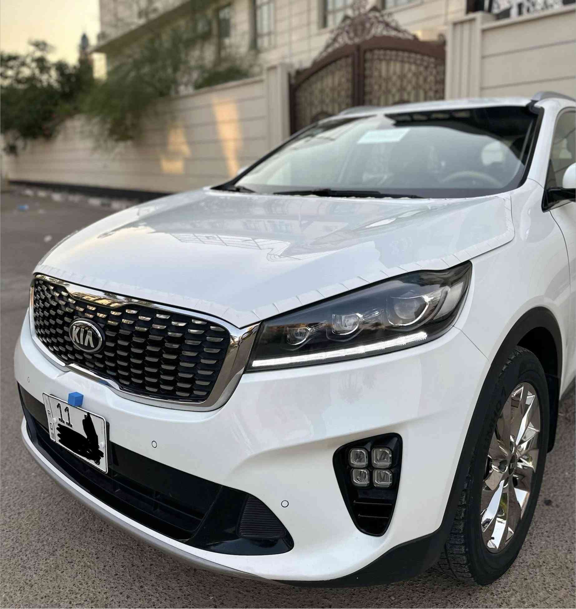 كيا سورنتو 2019  خليجي
سياره جديده ماشيه (42) الف فقط  مكفوله كفاله عامه من الضربه والصبغ والبارد  سياره جديده على وضع الشركه برغي مامفتوح بيها كير محرك كفاله عامه 
سياره فول مواصفات 1/1  ماعده بنوراما فقط
فوريل 
محرك 6 سلندر 
7 راكب 
3 قطع تبريد 
بصمه 
مري شفط 
اشاير بالمري 
كرسي كهرباء  جهتين 
شاشه ابل كار بي 
 تبريد شاشه 
كشنات امامي تدفئه تبريد 
كشنات خلفي تدفئه 
صندوق كهرباء 
شاحن واير ليس 
سايد بريك بصمه 
تحكم ستيران جهتان 
ترحيب 
 نظام اتو هولد
لايتات زنون 
بك لايت LED 
بعد بيها هواي مواصفات 

سياره جديده على وضع الشركه 
البصمه الثانيه 

رقم بغداد  بسمي شخصيآ 
هزه جديده سنويه 2032 
تحويل ثاني يوم 

مكان السياره بغداد 

الاستفسار اكثر الاتصال على الرقم  
***********

