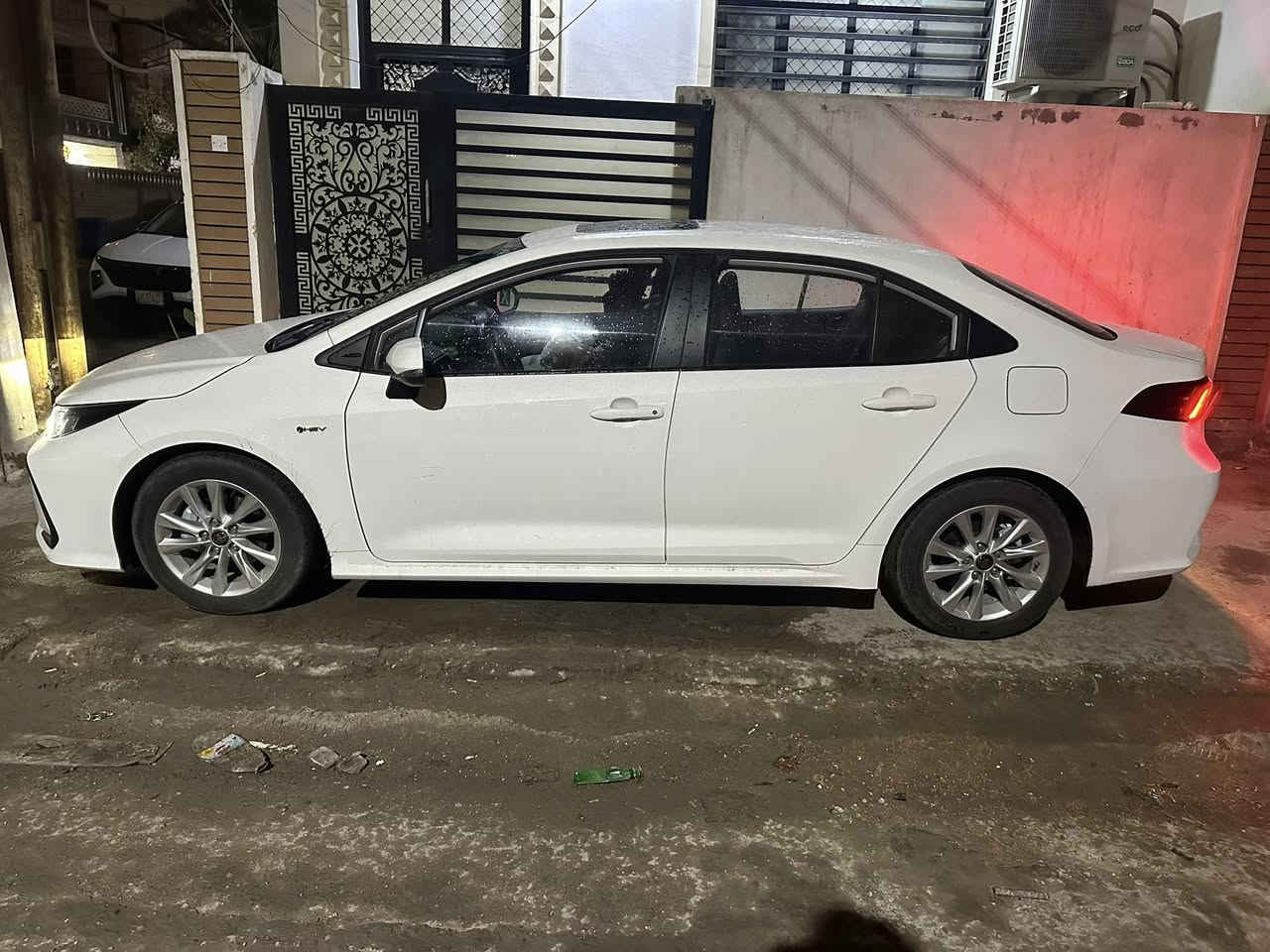 للبيع

تويوتا كورولا 2025 هايبرد – شكل خليجي

🔹 رقم بغداد

🔹 سيارة كفالة عامة – مكفولة من الشخط 

🔹 ماشية 3,000 كم 

🚗 سيارة بالكارتون بحالة الوكالة

🔧 المواصفات:

 • مكينة 1800 هايبرد

 • فتحة سقف

 • رادار + تحديد مسار + قيادة ذاتية

 • قراءة علامات الطريق المرورية

 • بصمة تشغيل + دخول ذكي (بصمة يد الباب)

 • هاند بريك بصمة + Auto Hold

‏ • EV Mode + Drive Mode + مانع انزلاق

 • تحكم كامل بالستيرن مع كروز كنترول

 • بطاين أبواب حياكة مطرزة

 • عدادات ديجتل

 • شاشة مسجل مع CarPlay

 • تبريد بيانو

 • كاميرا خلفية دوّارة

 • لايت زينون عالي ناصي + بروجكتر

 • حساس إطارات

 • حساس مطر

 • حساس لايت داينمك

📍 موقع السيارة: بغداد

 • 23700 مليون وبيهة مجال بسيط 

***********
