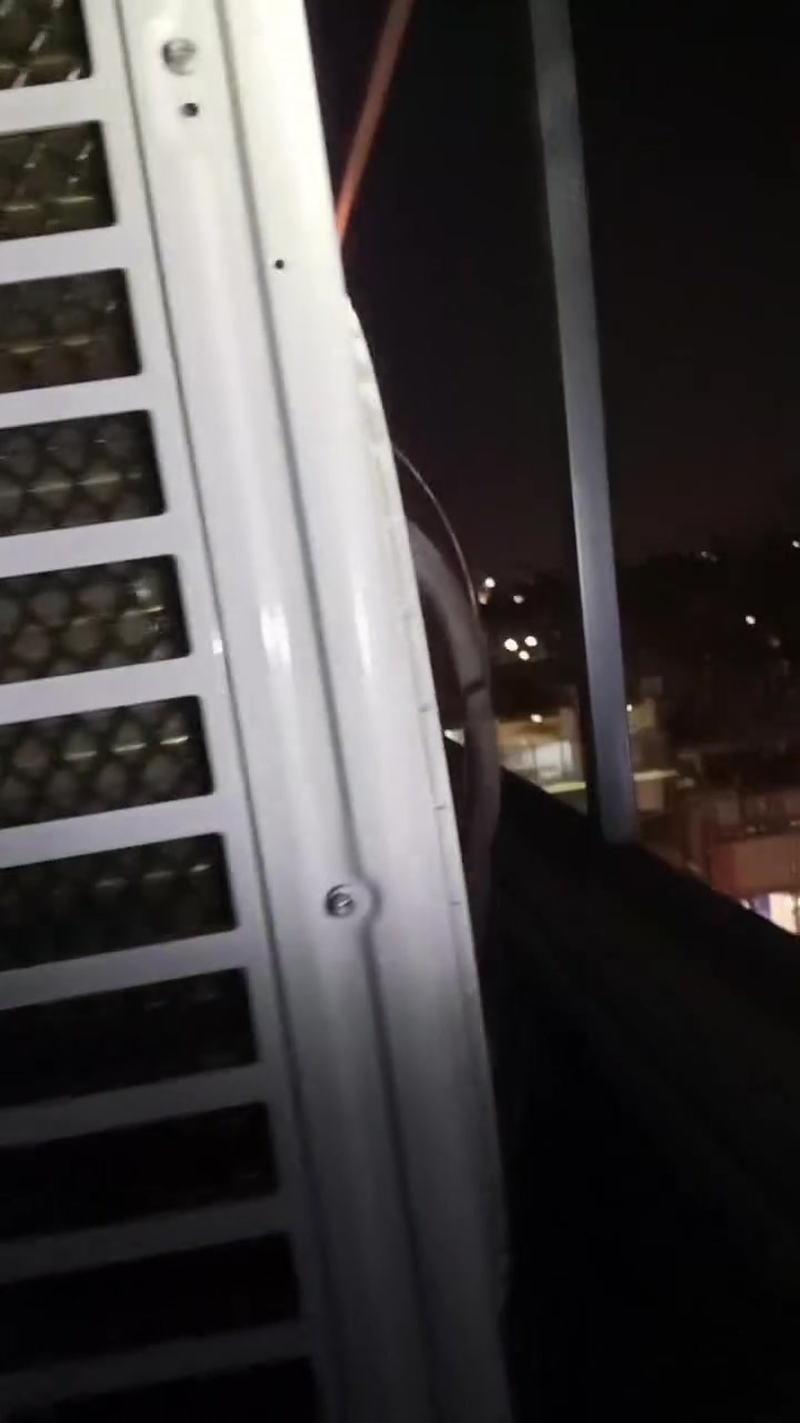 ضمن اعمالنا لهذا اليوم تم تنصيب سبلت نوع الوادي 
2طن علمآ النصب تم على نفس الانابيب القديمه  السبب الانابيب عابر اكثر من طابق وبزوايه متعدده 
نصب سبالت ❄️ صيانة ❄️ إدامة ❄️ تجهيز
       للاستفسار و الاتصال والمراسلة 📞
       *********** 
             🕛 يوجد واتساب 🕛
