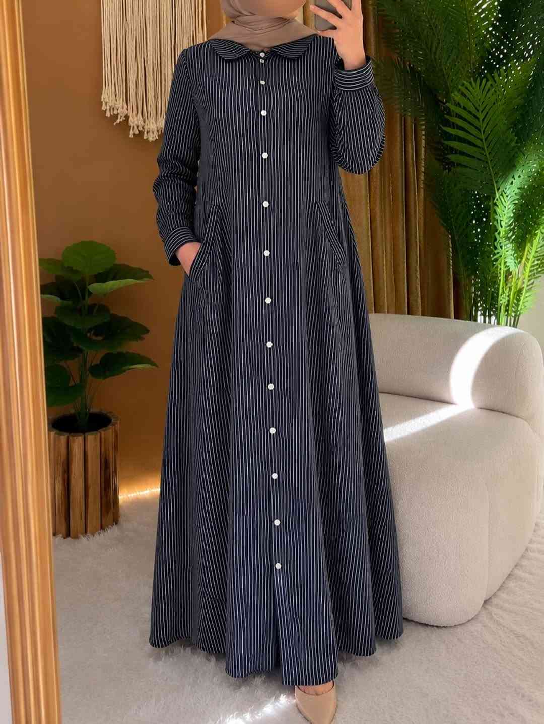 ازياء فاتنة
فستان جينز مقلم  مع الشال هدية 🎁 
موديلات فاتنة… ماتتفوت 
حصراً من ماركة فاتنة 
• مع الشال هدية 🎁 
• طول الفستان 160 سم 
• تفصيله مريحة فصال فخم 
• تنطي مظهز انحف باللبس
• ⁠ ✨
قطعة تبقى وياج سنين وما تبطل موديلها 👌

متوفر حالياً بكمية محدودة
راسلينا خاص واحجزي بسرعة قبل النفاذ 💌

#ازياء_فاتنة⁩⁩
قالب راهي 
___________________________ 
🖊️ االــخـــــــاامــة :- 
جينز صيفي مخطط مقلم :- مـטּ الجينز الممتاز المستورد قماش انسيابي وليس جاف ملمس ناعم جداً وصيفي مايحتاج كوي بس شي بسيط 
❥❥ ─── ❥❥❥❥ ─── ❥❥
 
القياسات القياسات 1/2/3/4 

🌱القياس العادي):- 
تلبس وزن من 70 الى 90 كــــيـلـو ⚖️ 
يعني يلبس قياس . 42. 44. 46. 48

🌱القياس الخاص):- 
تلبس وزن من 90 الى 120 كــــيـلـو ⚖️ 
يعني يلبس قياس . 50. 52. 54. 58 
_______________________ 
ســــعـــر  الفستان بـــ 65 الفــــﮯ 
مع الشال هدية 🎁 
_______________________ 
للحجز والاستفسار المراسلة ؏ــلى الواتساب :- ***********
***********
