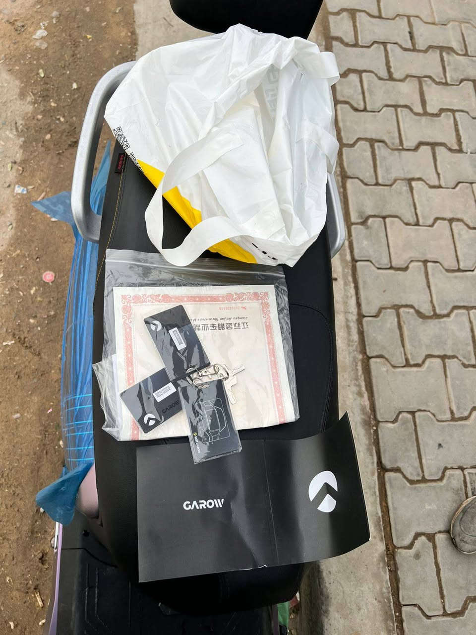 سلام عليكم شباب دراجه كارو زيرو مده الاستخدام3 يوم فقط وصل شراء موجود دراجه عالميه الله يشهد دراجه بعدها بحالت وكاله وكل غراضها جاهزه وكامله تجي وتفحص وشوف بعينك كل عيب ونقص مابيها امانت الله ع فحص زيرو مواصفات 
 
الموديل 2026
بطاريات 6دبل مسطره 
النوع كارو CAROW 
 التحويلات 1.2.3
بيها نضام القفل ذاتي 
تفتح بل رمز 
شاشه تاب تعرض  لك رمز دخول 
استان حساس كبل تقفل دراجه 
قفل ستيرن ذاتي من كيفها تقفل كل دراحه 
تشغيل دراجه بدكمه وحده وبيها تفتحها بل رمز
تشغيل عن طريق كارت  تجي 3كارتات 
دراجه عالميه والله 
سرعه 80حقيقي 
شاحنه ذات شحن سريع ويقاف ذاتي 
وتكدر تنزل برنامج وتتحكمً بل دراجه 
لايتات زنوزن قويه جدا 
اشاير رباعيه 
سطاب لايت 
بريكات دسكات 
وتكدر تكتب عنها وطلع مواصفاتها 
بيها مواصفات بعد ابحث عنها وشوف 

اي استفسار اتصال 

***********

مكاني بغداد
