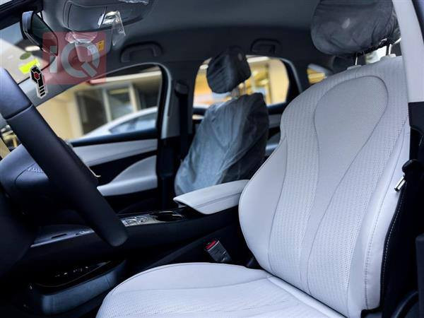 تدور سيارة شكلها فخم، صرفها قليل، ومليانة تكنولوجيا؟💯🦾
الحل وصل — BYD Seal 5 الهجينة الجديدة!
✨ ليش تختارها؟
🔋 هايبرد ذكي
تمشي على البنزين والكهرباء = صرفية قليلة جداً وتعبّي أقل
⛽ توفير خرافي بالوقود
مناسبة للدوام والمشاوير اليومية بدون ما تخاف من المصروف
🚀 أداء قوي وناعم
تسارع ممتاز وسواقة مريحة داخل المدينة وعلى الخط
🧠 تكنولوجيا حديثة
شاشة كبيرة وسطية
نظام ذكي متكامل
كاميرات وحساسات
تشغيل بدون مفتاح
🛋 داخلية فخمة وواسعة
راحة للسايق والركاب + تصميم عصري يفتح النفس
🛡 أمان عالي أنظمة ثبات + فرامل متطورة + حماية متكاملة
💎 شكل رياضي جذاب
سيارة تخليك مميز بالشارع
📍 مناسبة للعائلة، للموظف، وللي يريد سيارة عصرية مو بس شكل — أداء وتوفير فعلي
.
.
.
🌐 بغداد /معارض البياع 📍
📩 للحجز والاستفسار راسل الصفحة خاص
او اتصل :
☎️***********
☎️***********
