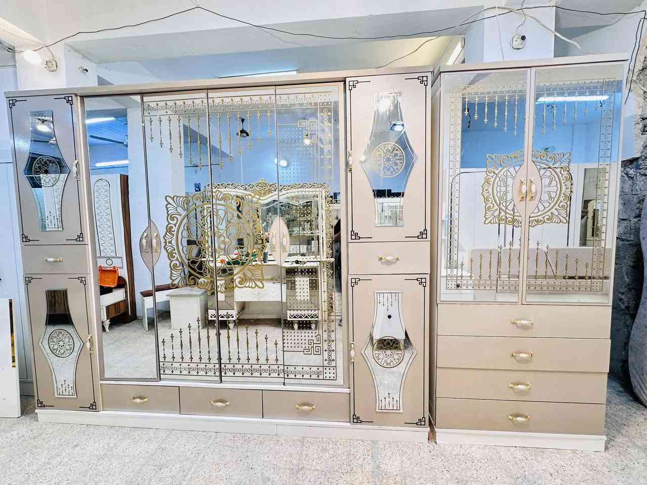 غرفة نوم تركي 🇹🇷 مستخدم
نضافه 80% 💯 مع كنتور ملحق طفل اضافي 2 باب  
لون مميز ضهر بلوك 
برغي وجوي حديد 
7قطع بسعر 900 وبيه مجال 
مع شد ونقل داخل بغداد مجاني


**إذا كنت صاحب هذا الإعلان وتريد حذفه لأي سبب، رجاءا أرسل رسالة إلى الدعم الفني**