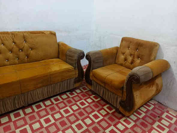 تخم 5مقاعد نضيف جدا اي ضررمابي سعره 125يوجد توصيل داخل كربلاء ***********
