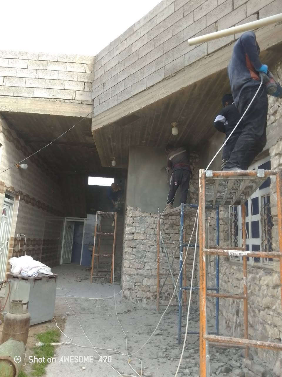 سلام عليكم  / يوجد كادر عمل جاهز/ تصعيد مواد/ تنضيف بيوت/ تفليش/ / تنضيف حدائق/ دفن نهري  / شقلنه ليل ونهار   /ومعداتنه جاهز/ ماعليك بس تصال على رقم  /     ***********
