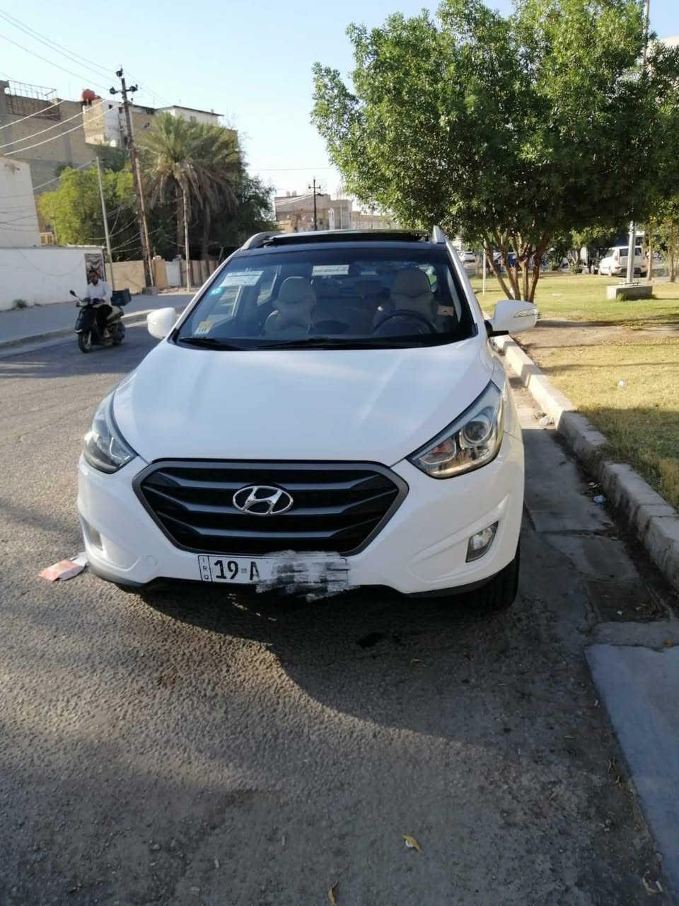 السلام عليكم
للبيع
توسان 2016 خليجي 
رقم كربلاء انكليزي باسمي 
سنويه لغاية 2028  
محرك 2000 دوش 
بانوراما
مكفوله من الصبغ 
لد امامي 
لايتات زنون
تحكم ستيرن 
كشنات جلد 
كاعيه مغلفه بجلد 
كامره اماميه وخلفيه 
حساسات خلفيه
اشاير بالمري 
تخم تاير جديد حتى الاسبير
4 ويلات دسكات 
5 ويل كب
باتري جديد
مكاني كربلاء
السعر 167 بيها مجال قليل 
للاستفسار الاتصال على الرقم 
***********
