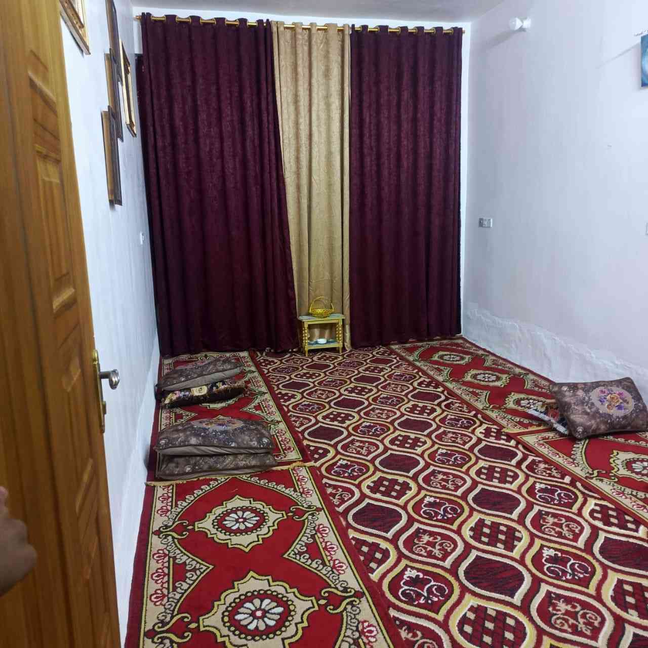 بيت للبيع في البحث والتطوير المنطقه مخدومه مجاري ماء المساحه 100 متر الواجه 5 والنزال  20 بناء بلوك مطلبوب اسكان 25 مليون السعر بدون الاسكان 60 وبي مجال طابق واحد نقص ارضيه فقط قريب على المدارس 
***********
***********
مكتب النبأ العظيم للعقار حي العسكري شارع 40
