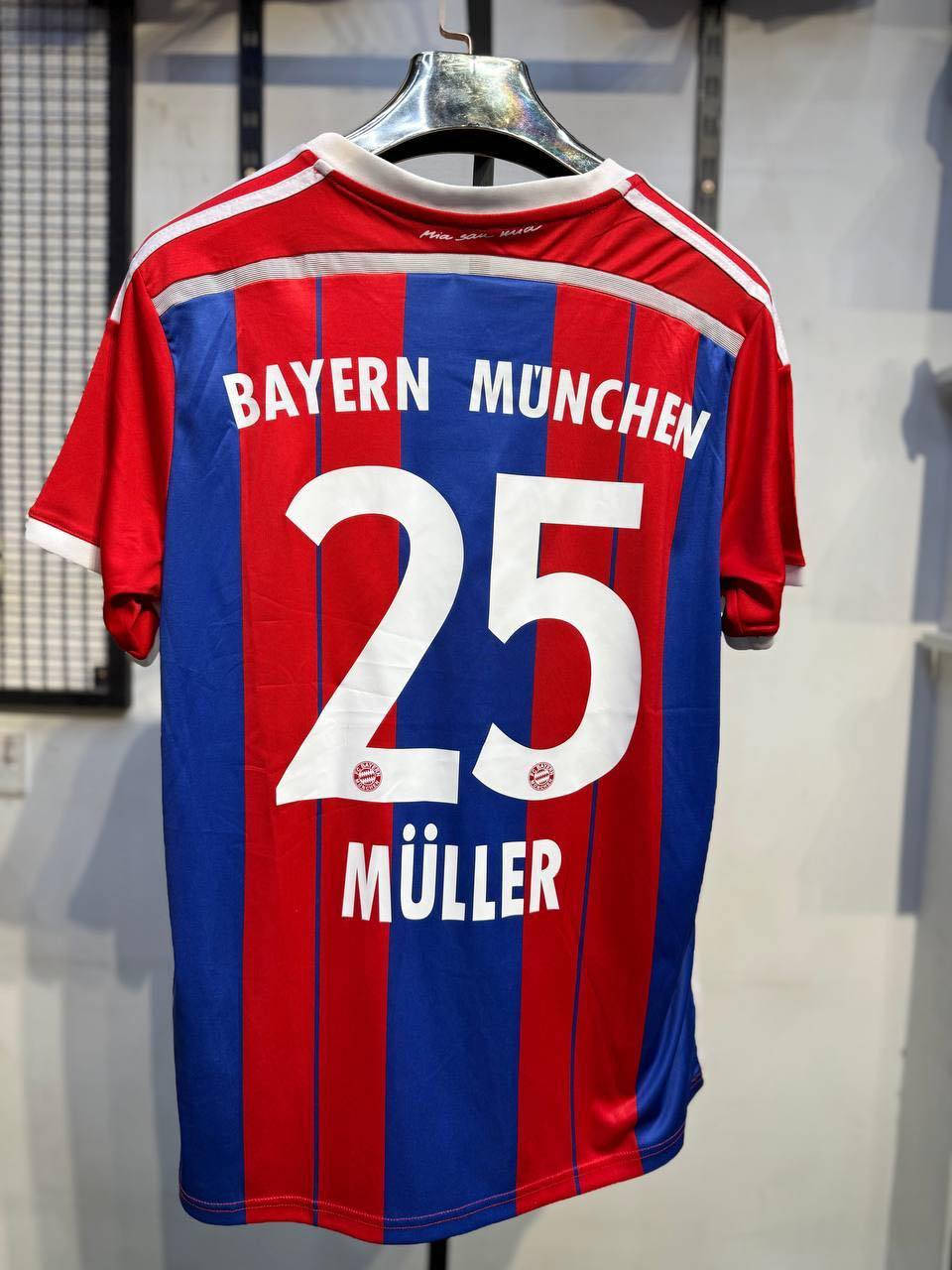 دريس تايلندي كلاسيك 100 موديل موجود اغلب انديه (ريال. برشلونة. سيتي. ليفربول. بايرن. وغيرهم...) سعر قطعه ب 13 الف وتوصيل مجاني ثنين ب 22 وتوصيل  مجاني  قياسات كامله موجوده


**إذا كنت صاحب هذا الإعلان وتريد حذفه لأي سبب، رجاءا أرسل رسالة إلى الدعم الفني**