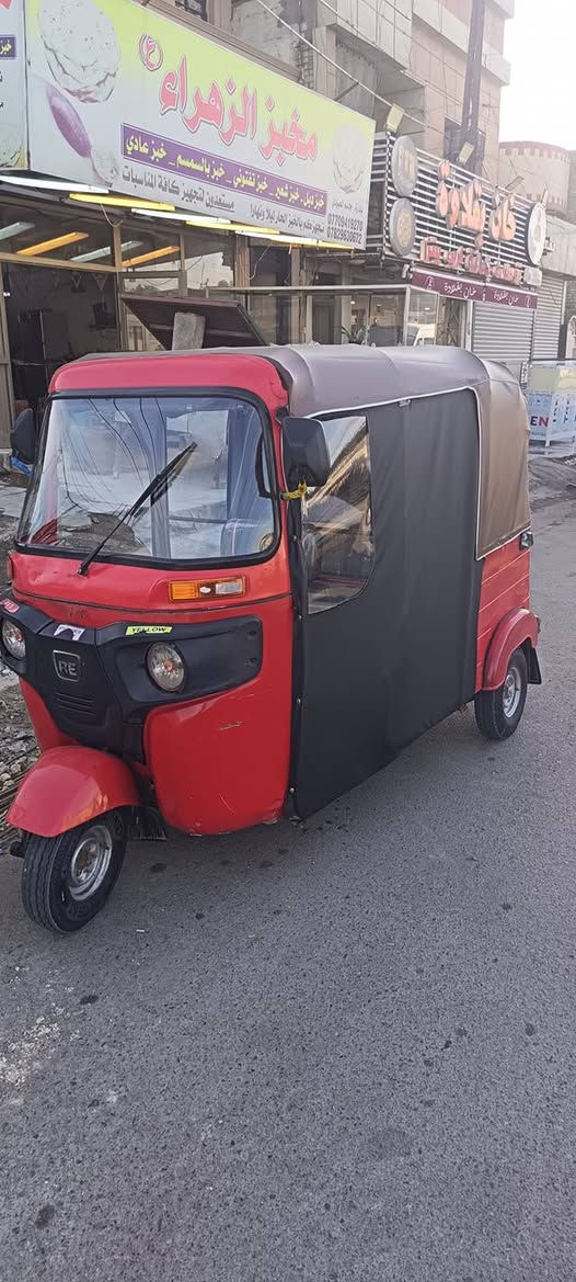 موديل 18مكينه عشرين مجفته قبل شهر لا تنقيص ولا تبخير تخم تاير جديد كامله مرقمه باسمي بس بيهه جبنه طاكه وره ملف بس بيه نضوح كلش قليل مكاني حي طارق   جيب فيتر وياك وتعال لا تجيني تكلي اروح ورجعلك جيب وياك شكد متريد فيتريه سعرهه 4600 رقم ***********
