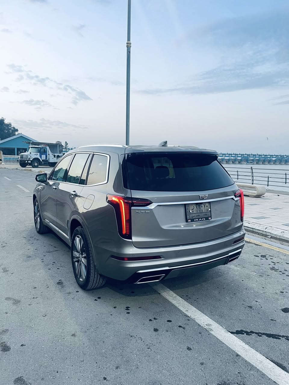 كاديلاك xt6 2022
رقم بغداد تحويل مباشر 
مكينه V6 3600 تشتغل نضامين  V6 /V4
كير طيارة 9 نمر 
شفتات ستيرن 
سايد بريك كهربائي 
مري شفط تحكم كهربائي بالكامل مع خاصيه الرجوع الى الخلف عند الرجوع الى R
ويل 20 تخم تاير جديد + باتري جديد 
لايت زنون بلادي 
الاناره محيطية Led بلادي لون ابيض 
انارة الداخل بالكامل Led
رادار امامي خلفي وجانبي 
سياقه ذاتيه + تنبيه خروج عن المسار + مثبت سرعه اوتو 
مري وسطيه كامره مع التعتيم التلقائي 
نضام نقط عمياء 
نضام اوتو ستوب 
نضام حساسات P
نضام التوقف التلقائي خلفي وامامي 
نضام ركن السيارة دون التدخل 
3 وضعيات قياده 
ماشيه 43 الف كيلو 
7 راكب كهربائي بالكامل حتى ال٧ راكب 
داخل ابيض ورصاصي + مطعم بكاربون فايبر 
٣ قطع تبريد بيانو 
داتو شو الكبيرة 
حساسات اماميه 6 + حساسات خلفيه 6
شاشات وسطية كبيرة أندرويد اتو + كار بلي بلادي
كامرات 360 مع خاصيه التسجيل  
GPS         +   تسجيل الكامرات مال الحوادث كلها بلادي 
شاشه اعطال كبيره + عدادات دجتل 
تبريد وتدفئه المقاعد الاماميه + تدفئه المقاعد الخلفيه
5 بصمات + بصمه تشغيل + تشغيل عن بعد 
جنطه شفط  
كشنات ميموري +ستيرن كهربائي + تدفئه ستيرن 
سماعات نوع Boss نضام صوتي فاخر مع اوامر صوتيه متكامله شغاله 
وبيها هواي مواصفات ماذكرتهن 
حادثها فقط طخه بالبنيد اثر طعجه خفيفه وانصبغ البنيد 
والجاملغ جهه السايق تعديل ع كد شبر بارد اثر الشحن موضحهن بالصور وكاتب كل التفاصيل ومأشرهن 
وبيها رصعه خفيفه بالجاملغ جهه الراكب فقط هذني وين متريد افحص مكفوله من شواصي ولغود والسياره احلى من الصور  للاستفسار اكثر الاتصال ع الرقم ***********
السعر  : 375 وبيها مجال للشراي
