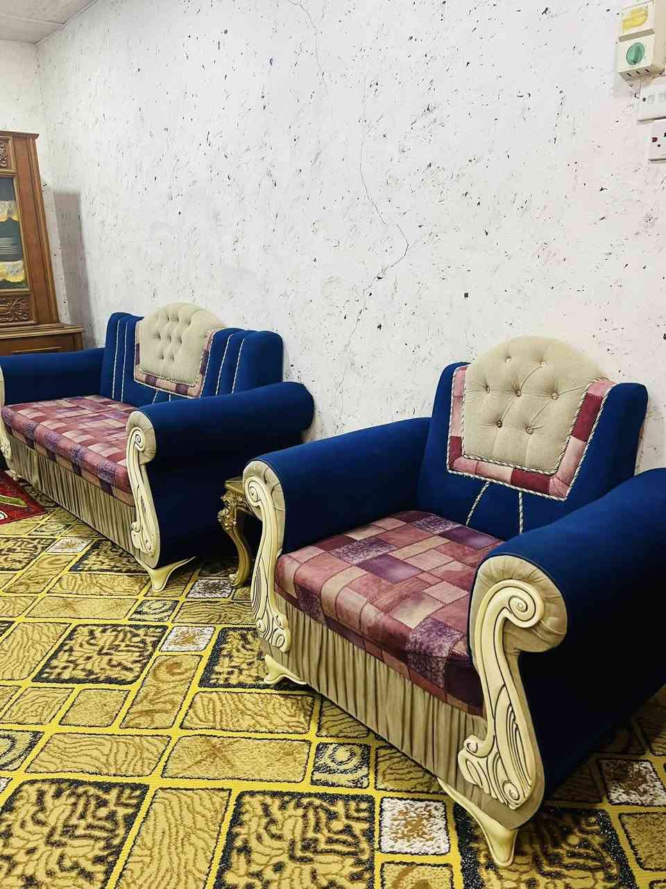 لمسة فخامة تغيّر شكل الصالة بالكامل 🤍
تصميم كلاسيك مميز بألوان راقية تجمع بين الهدوء والأناقة، مناسب لكل بيت يحب الذوق المرتب والراحة بنفس الوقت.

✔️ قماش ناعم ومريح
✔️ هيكل متين وجودة عالية
✔️ تصميم فخم يبرز جمال المكان
✔️ مناسب للضيوف والاستخدام اليومي

إذا تحبين صالة مرتبة وإطلالة راقية بدون تعب بالتنسيق، هذا التخم هو الاختيار المثالي 

  اشتريته بمليون اريده ب٥٠٠  الف هسه


**إذا كنت صاحب هذا الإعلان وتريد حذفه لأي سبب، رجاءا أرسل رسالة إلى الدعم الفني**