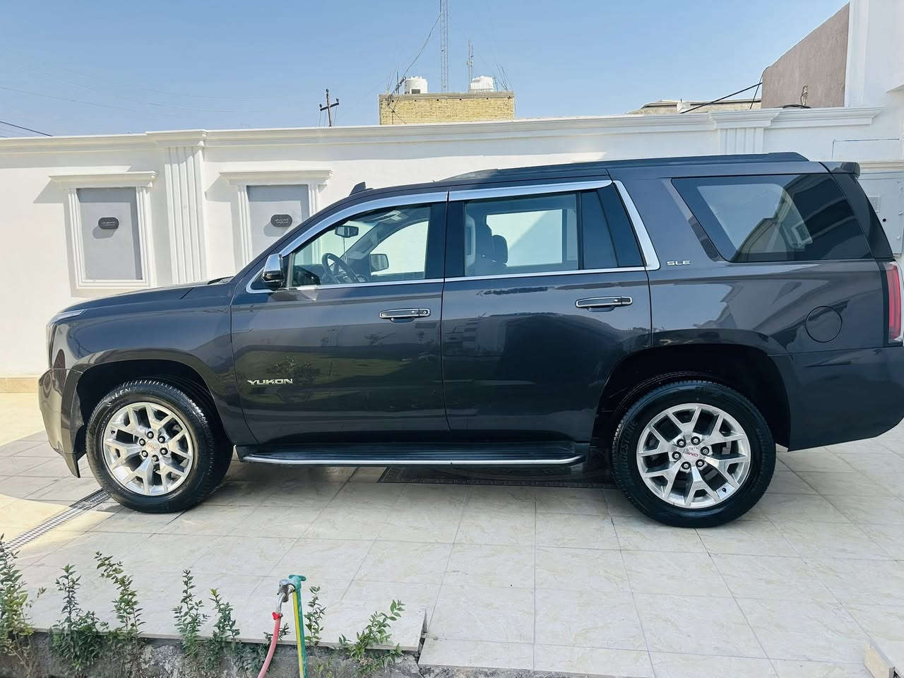 ‏رمضان كريم علينا وعليكم
سلام عليكم جمسي  للبيع موديل 2017
رقم سليمانيه نكليزي تحويل ثاني يوم حاضر
السعر 288 وبيها مجال كلش قليل بل خير الصير من نصيبه ماكو هيج حادث ونضافه بهل سعر بدون يرباك بدون دواخل ‏فقط بنيد والجاملقين الماميت رش بدون معجون بدون اي شي تريد سونار نته تفحص عده الكاتبه فقط 
سيارة حادث كلش بسيط مرفق بال منشور فقد خشم جاملق سيارة بدون إرباك كفالة على وضع الشركة بدون دواخل سيارة فقط حادث أمريكا بالعراق كفالة شرط برغي ممفتوح بيها مواصفات السيارة معروفة 
محرك 5300 شاشه قاصه كامره دواره 
كشن كهرباء ⚡️ منضومه زنون بلادي 
ويل كب كروم بلادي ميحتاج كتب مصفاتها معروفه 
العنوان بغداد الدوره 
***********
