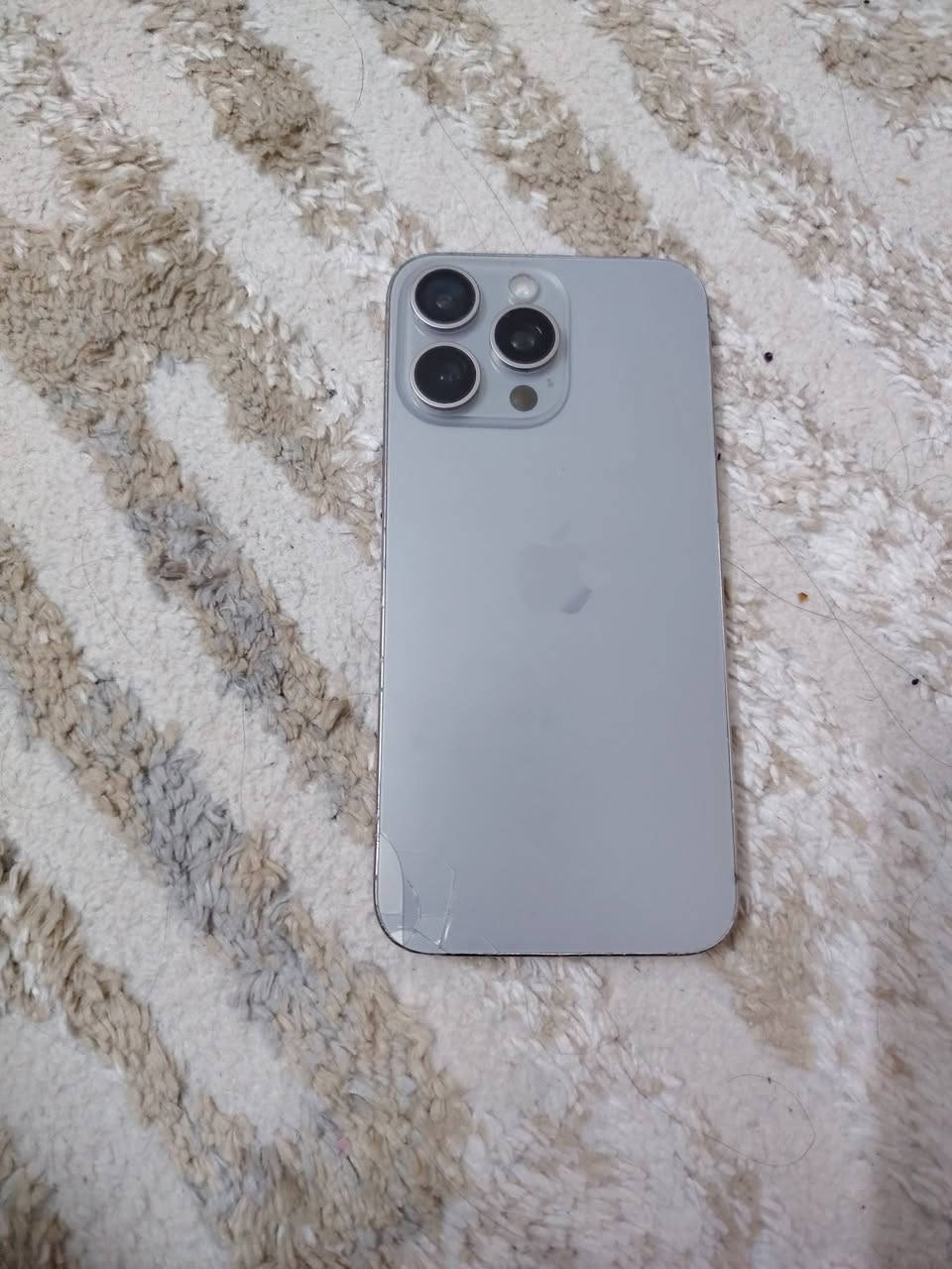 سلام عليكم
ايفون 15برو ماكس
موبايل بس ضهر مكسور
امريكي الذاكره 256
دبل سيم
مشحون ٥٢٠
بطاريه ٩٠
والسعر ٧٢٥ وبيها مجال قليل
الرقم ***********
