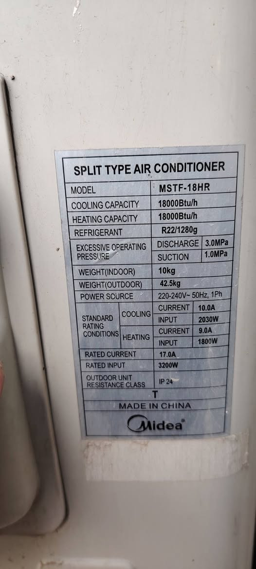 السلام عليكم
متوفر ٣ تباريد اثنين توسوت واحد ميديا
المواصفات كلهن غاز ٢٢ 
توسوت ١ طن ثنينهن واحد موديل ٢٠ وثاني ١٨
الميديا طن ونص
***********
***********
