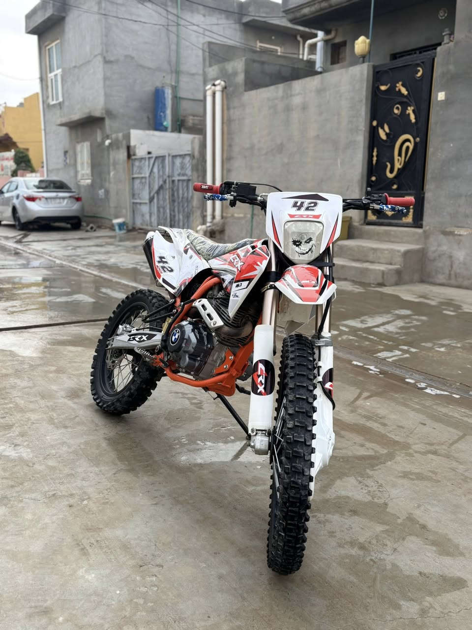 سلام عليكم للبيع قفاز crx
موديل (24)
محرك (300)
محرك برغي ممفتوح !
دراجه احلا من صوره شراي تعال خاص وتدل 
وهاذا هم رقمي ***********❤️
