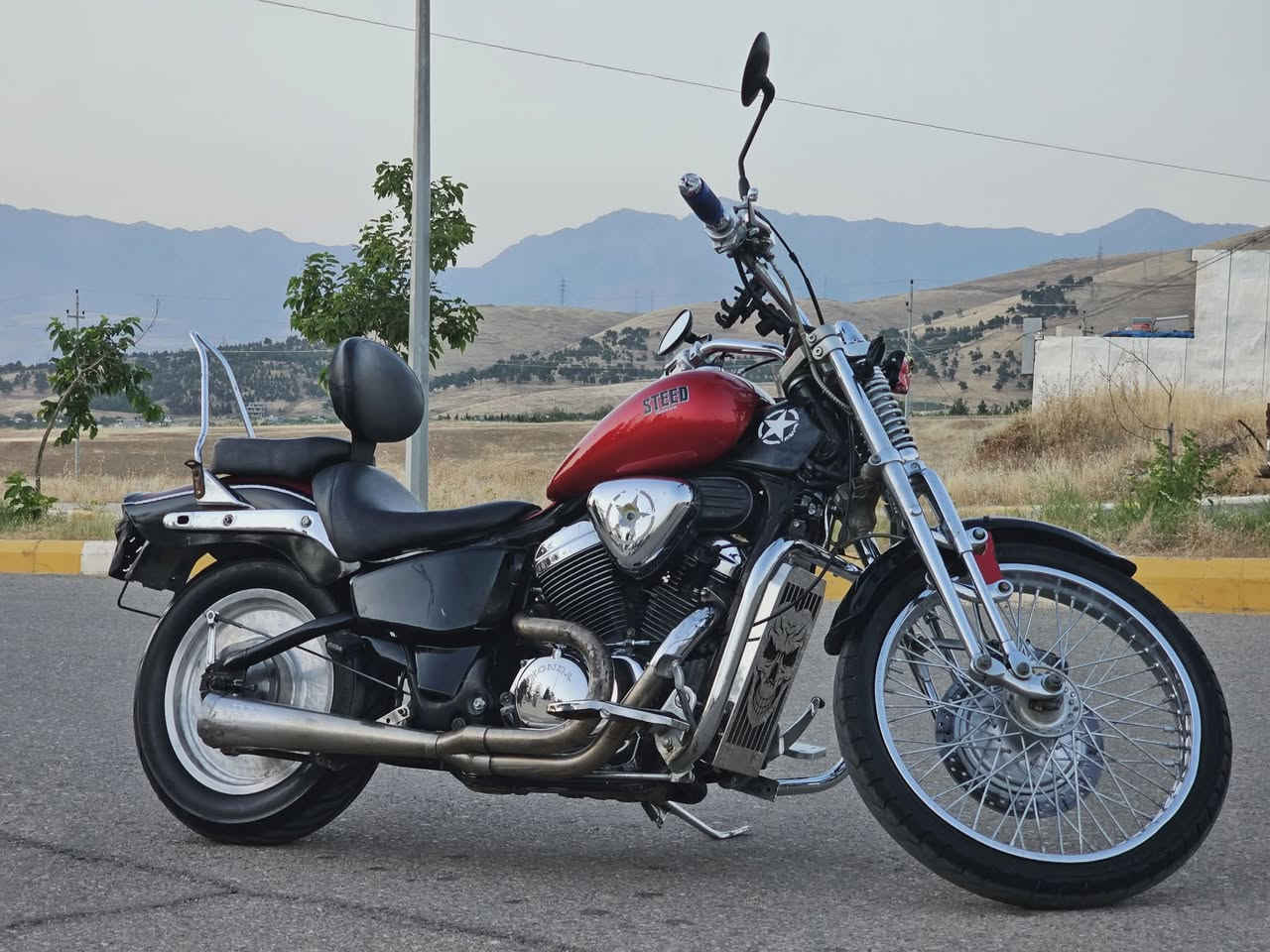 سلام علیکم
ئەم هارلیە بۆ فرۆشتن
honda steed 400 vlx
مەکینە 400v
مەکینەی کەپسە و بەشەرت
ڕۆن و فلتەر و تۆپ کلاجی لۆک خراوەتە سەر 
ماتۆڕێکی جوان و پاکە
ساڵۆنسا سپۆرتە
سویچی بیلادیە
شوێن هەڵەبجەی شەهید
***********
***********
