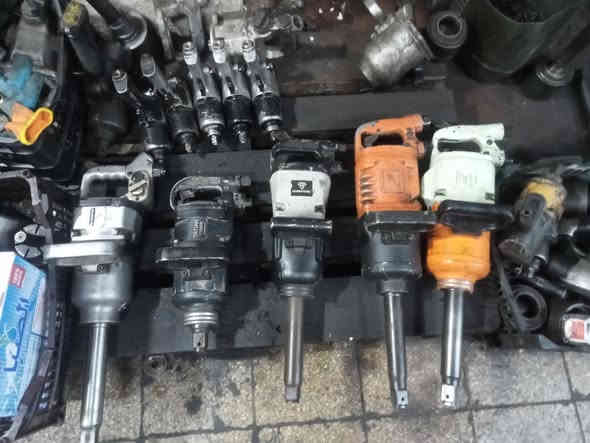 السلام عليكم
ورشه غسان لبيع وتصليح دريلات الهواء 
العنوان بغداد باب الشيخ قرب مقبره الغزالي 
هـ***********
