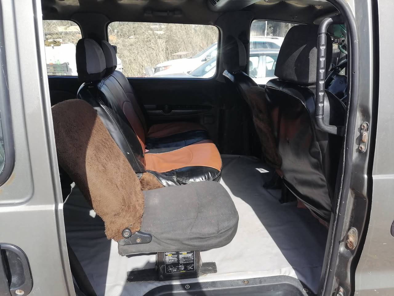 السلام عليكم ستاركس ٨ راكب خصوصي رقم بغداد مكفوله من الضربه والصبغ مكينه سوبر تبريد شغال تدفئه شغاله داخل جديد  كامره كهربائيات كله شغاله السيارة بسمي مال جناي الله شاهد مكاني الحله الحمزه الغربي السعر ٦٣وبيه مجال الاتصال *********** وبالعافية ع الشراي
