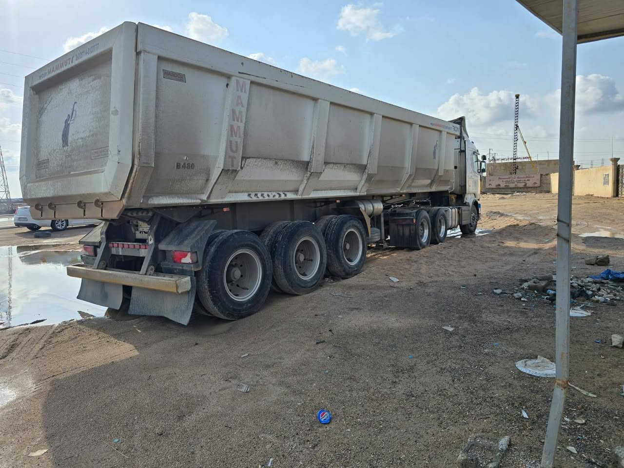 سلام عليكم عربانه البيع تخم تاير نتصل***********
